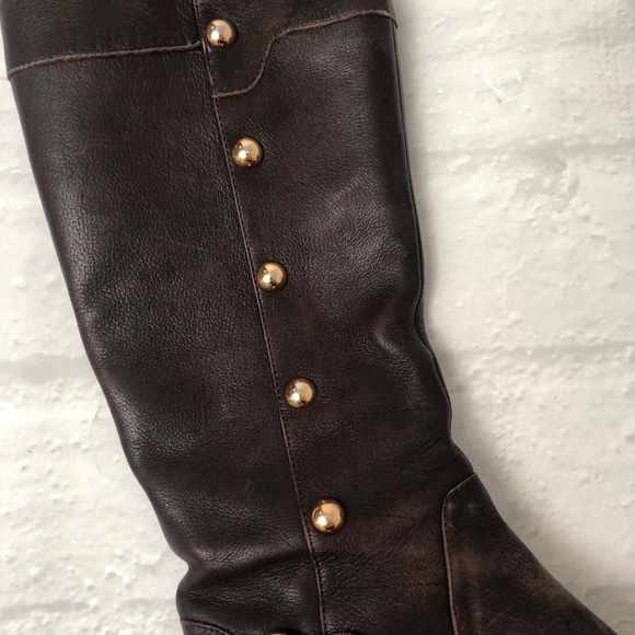 Micheal Kors Brown Leather boots (flats). - Picture 5 of 7